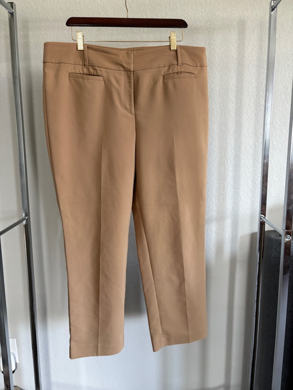 Ann Taylor Factory Cropped Dress Pants in Camel/Tan  Size 14 Curvy Fit